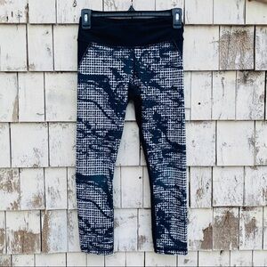 Under Armour HeatGear Fitted Cropped Leggings